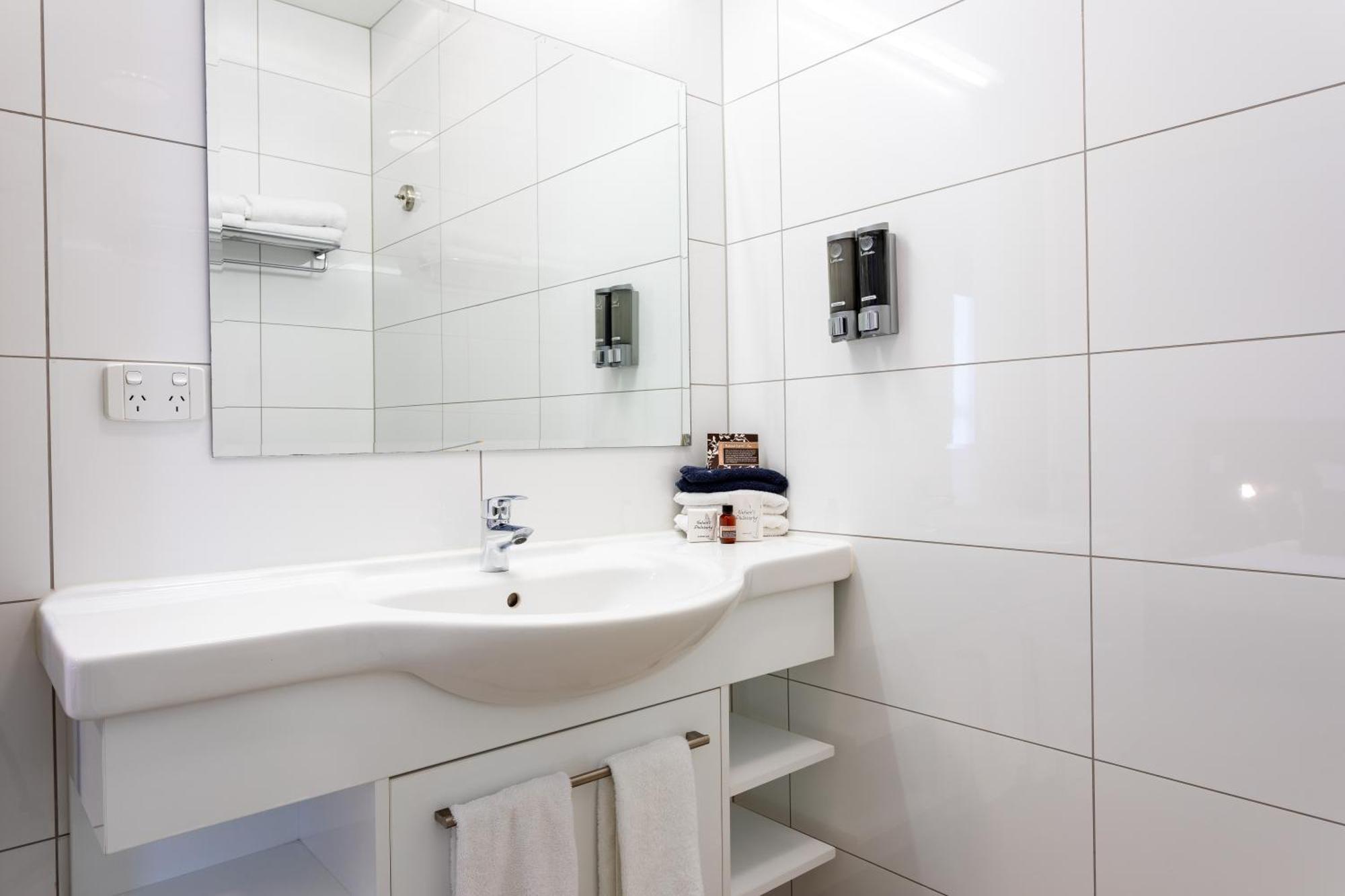 Tuakau Hotel Eksteriør billede