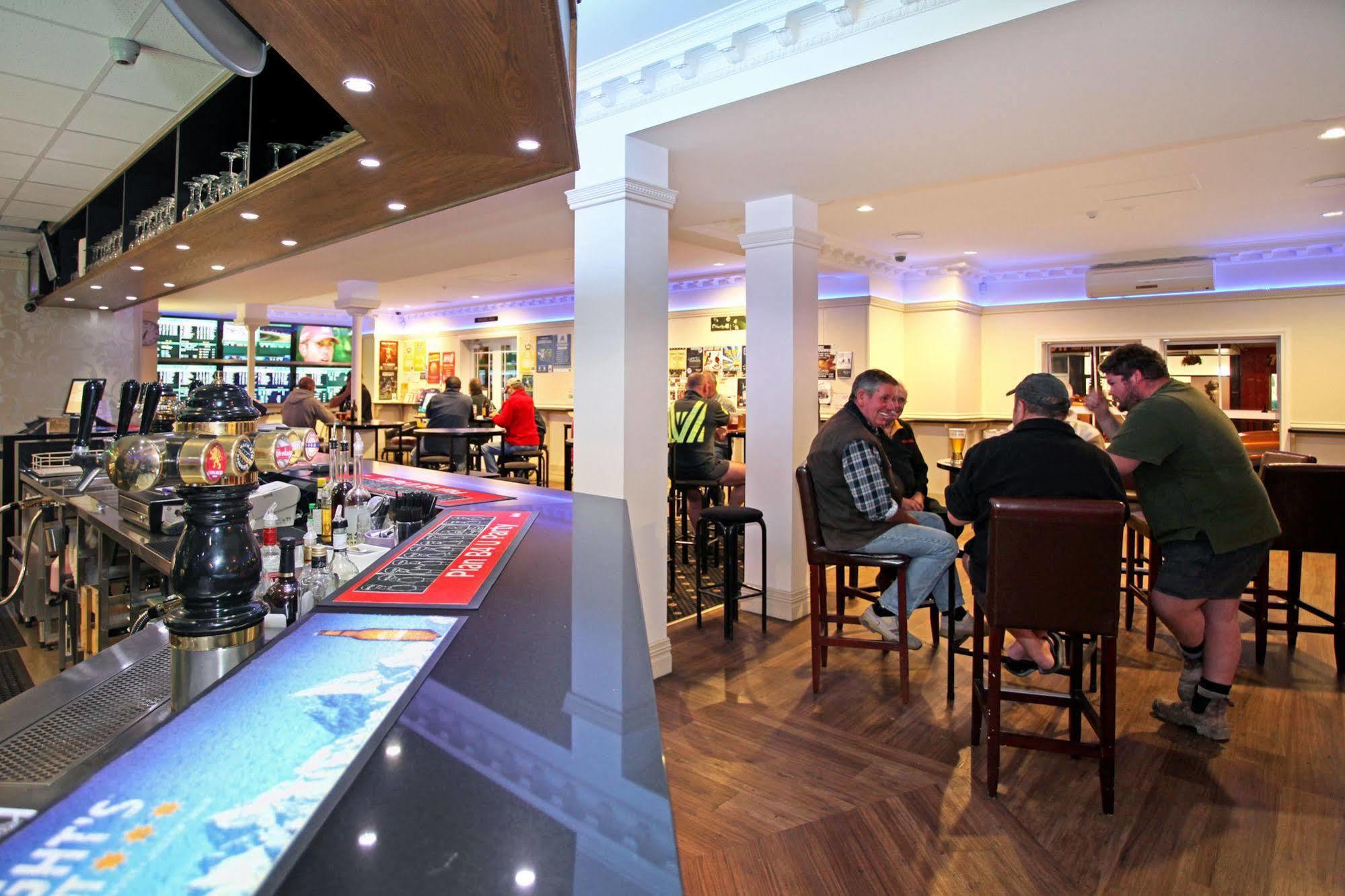 Tuakau Hotel Eksteriør billede